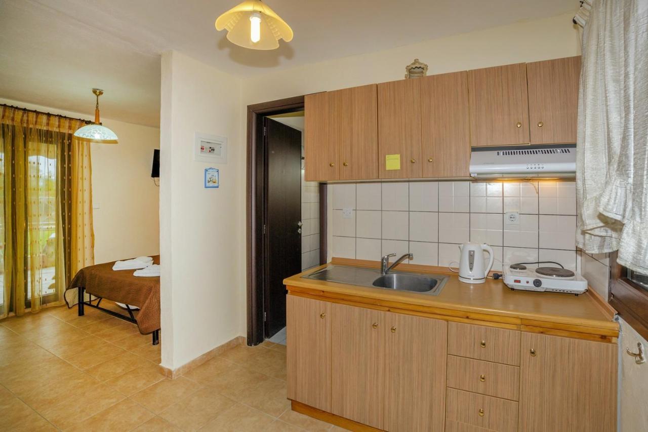 Maria - Pavlos Studios And Apartments Vourvourou Esterno foto